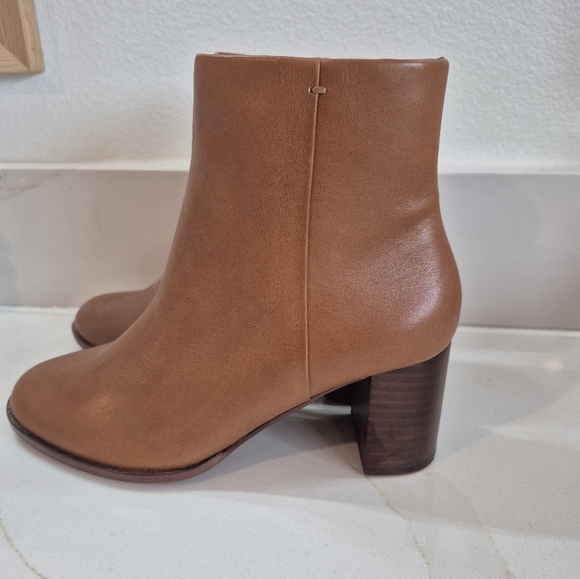 Madewell NWOT, Women's Heeled Leather Boots English Saddle (color), size 7.5 - Picture 6 of 12